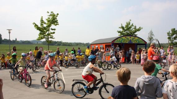 Børn på Cykellegepladsen